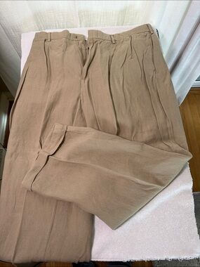 Polo Linen Men's Classic Pleated Chino Pants in Light Brown